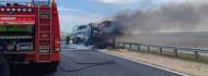 Photo of Vadonatúj autókat szállító tréler gyulladt ki Répcelaknál