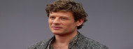 Photo of Játszott már lelkészt, gyilkost és egyedülálló apát is, ő James Norton, a Sárkányok háza új, veszélyes szívtiprója