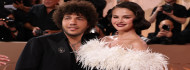 Photo of Selena Gomez és Benny Blanco csókolózós fotójába te is belepirulsz, csak úgy tombol közöttük a kémia