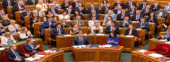 Photo of Magyar Péter: Az Országgyűlés elfogadta, érkezik a 100 ezer forintos iskolakezdési támogatás