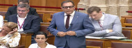 Photo of Pócs János szemüvegbe beépített kamerával jelent meg a Parlamentben